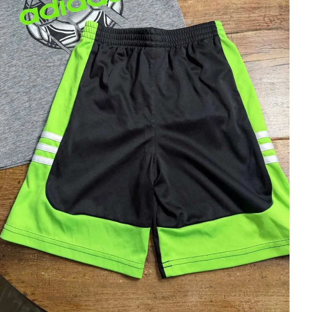 Adidas Boys 2pc soccer outfit size 5